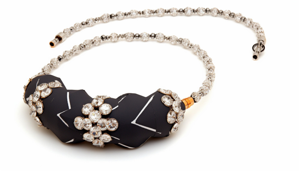 LA CHAÎNE DE VENTRE, UN ACCESSOIRE DE MISE EN VALEUR TENDANCE